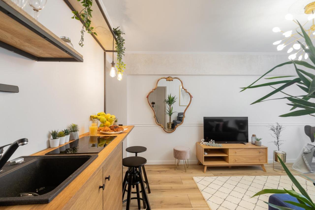 Apartment Eclectic 3 Bedroom Calea Victoriei By Urbanesq Bucharest