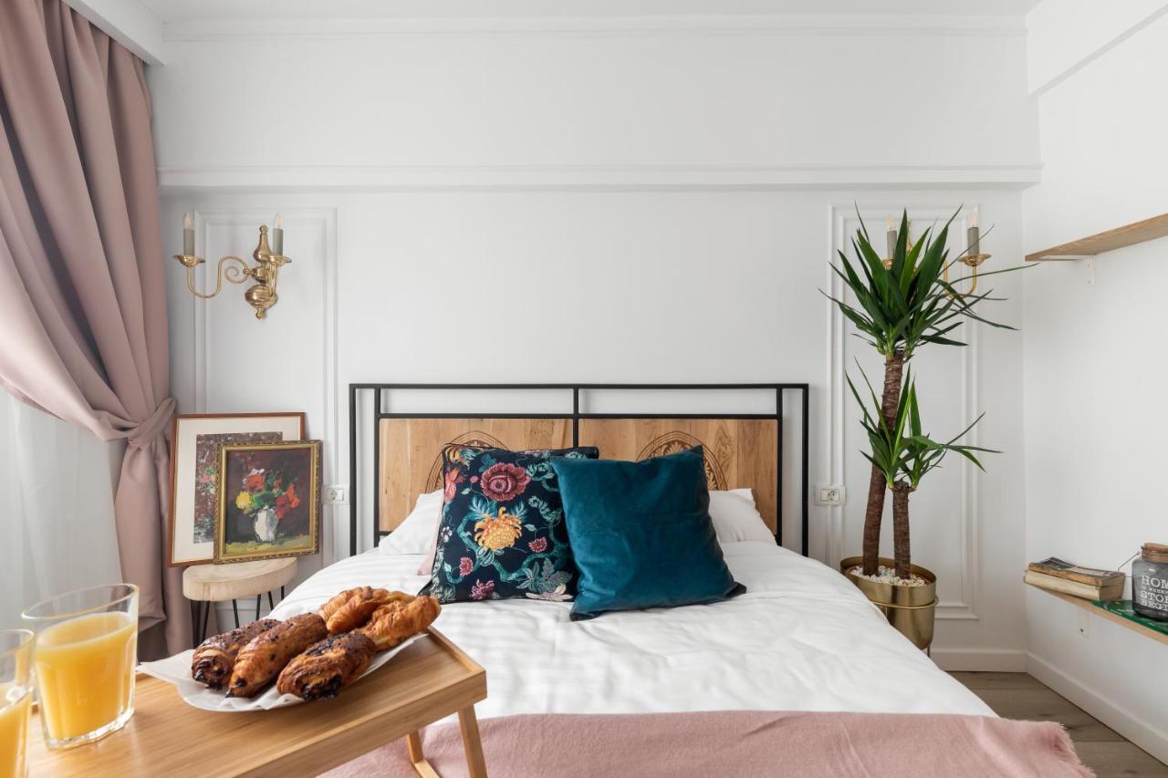 Eclectic 3 Bedroom Calea Victoriei By Urbanesq *