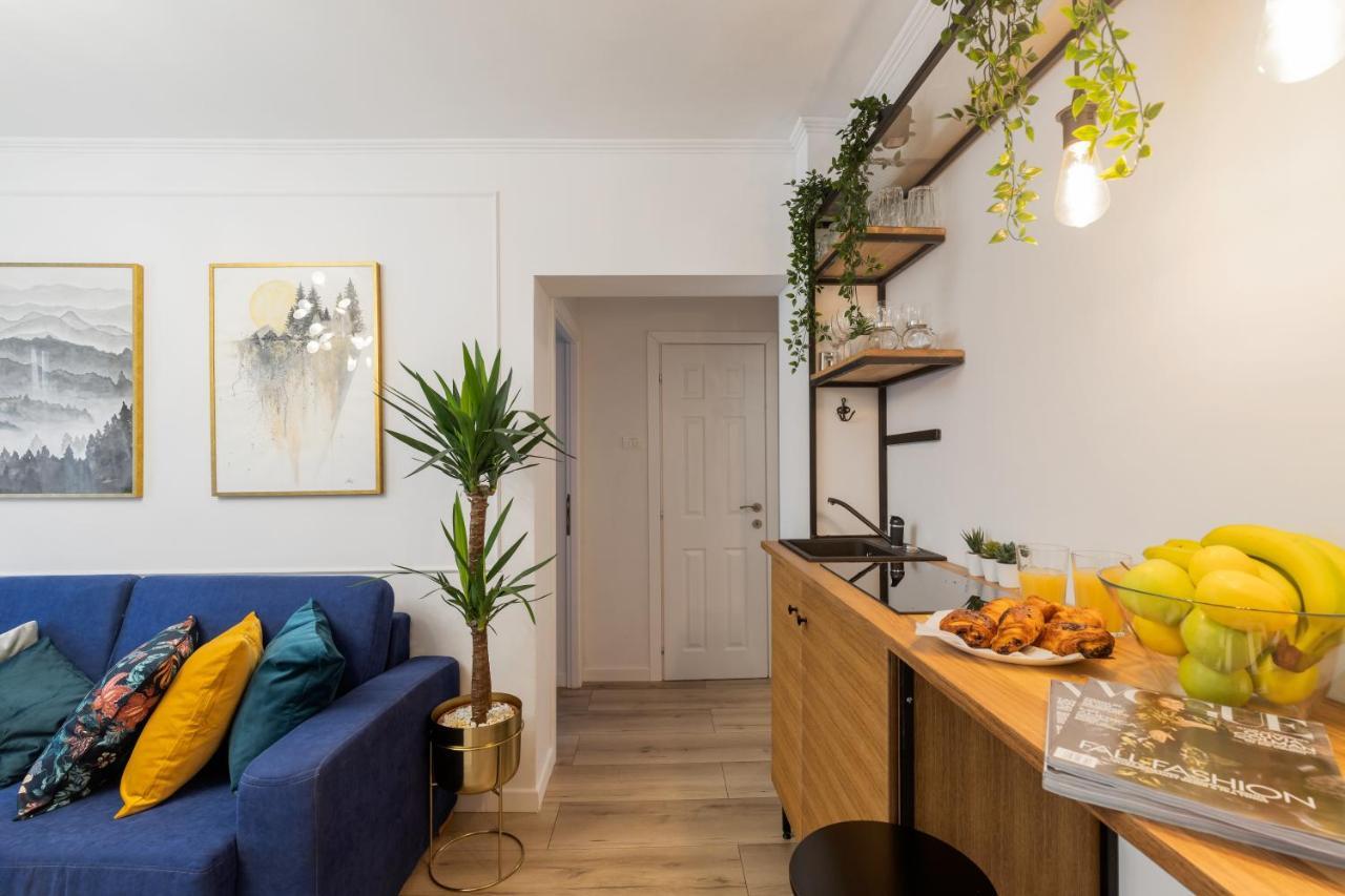 Eclectic 3 Bedroom Calea Victoriei By Urbanesq Apartment